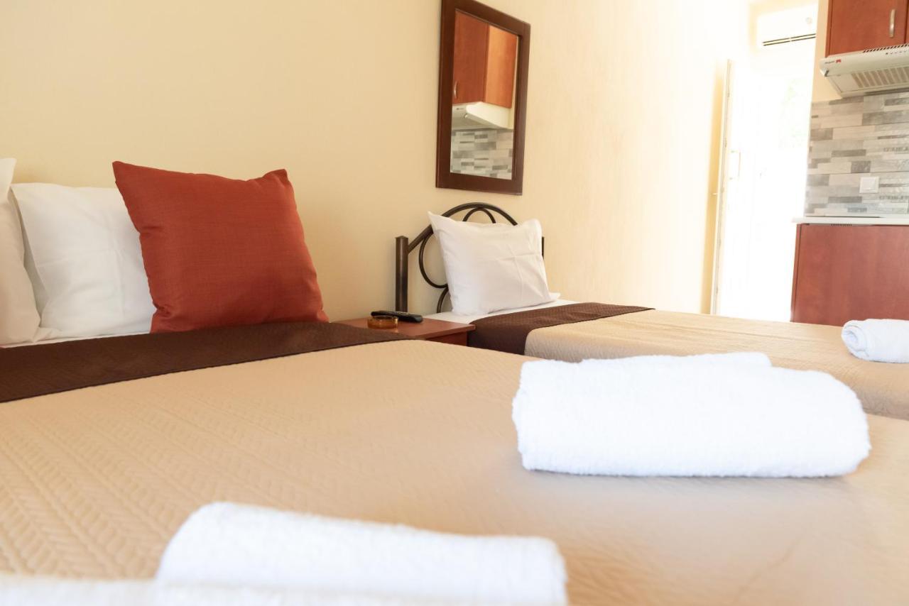 Evdokia'S Apartments And Rooms Neos Marmaras Bagian luar foto